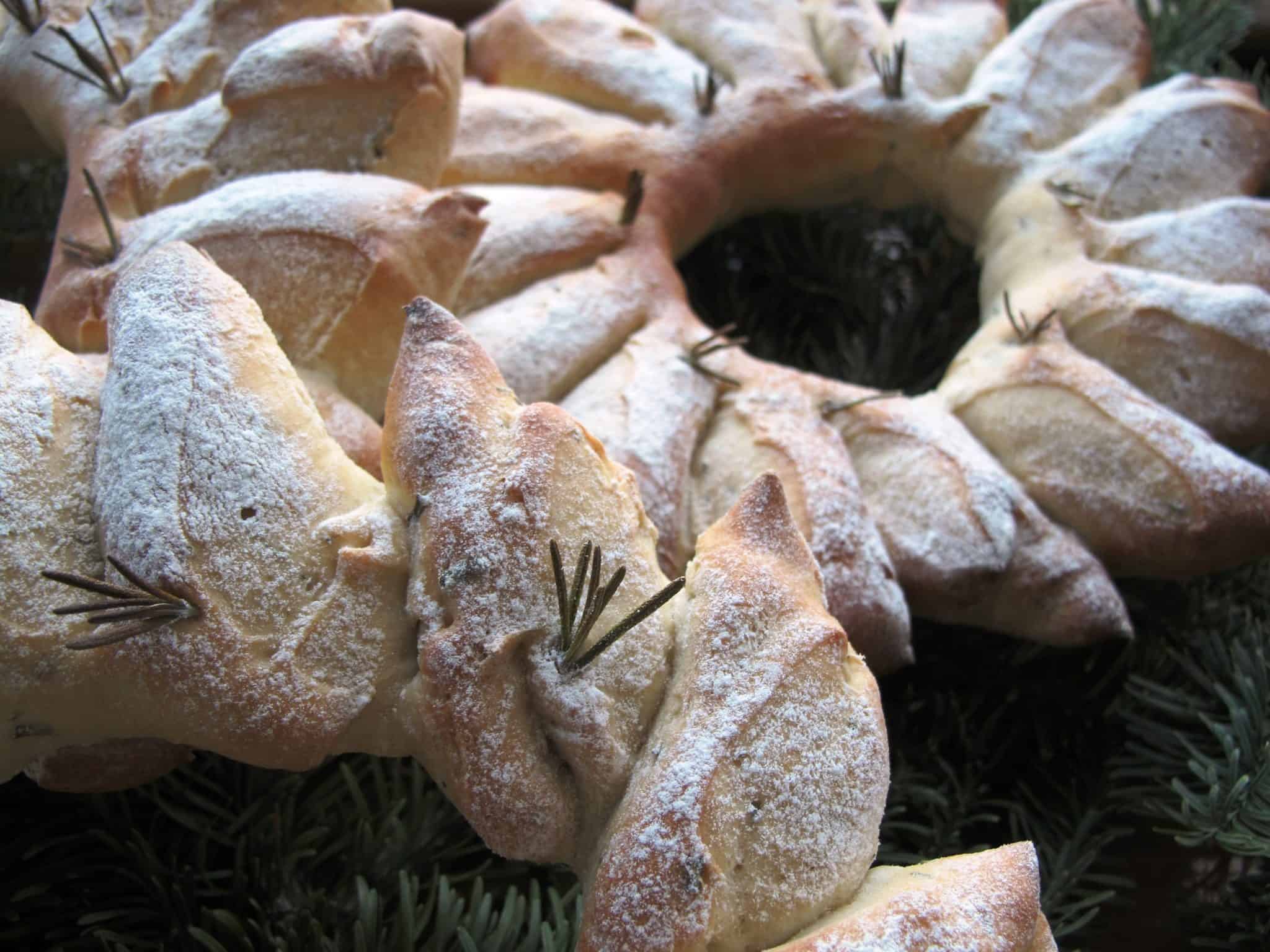 Christmas Bread Wreath Recipe - The Bread She Bakes
